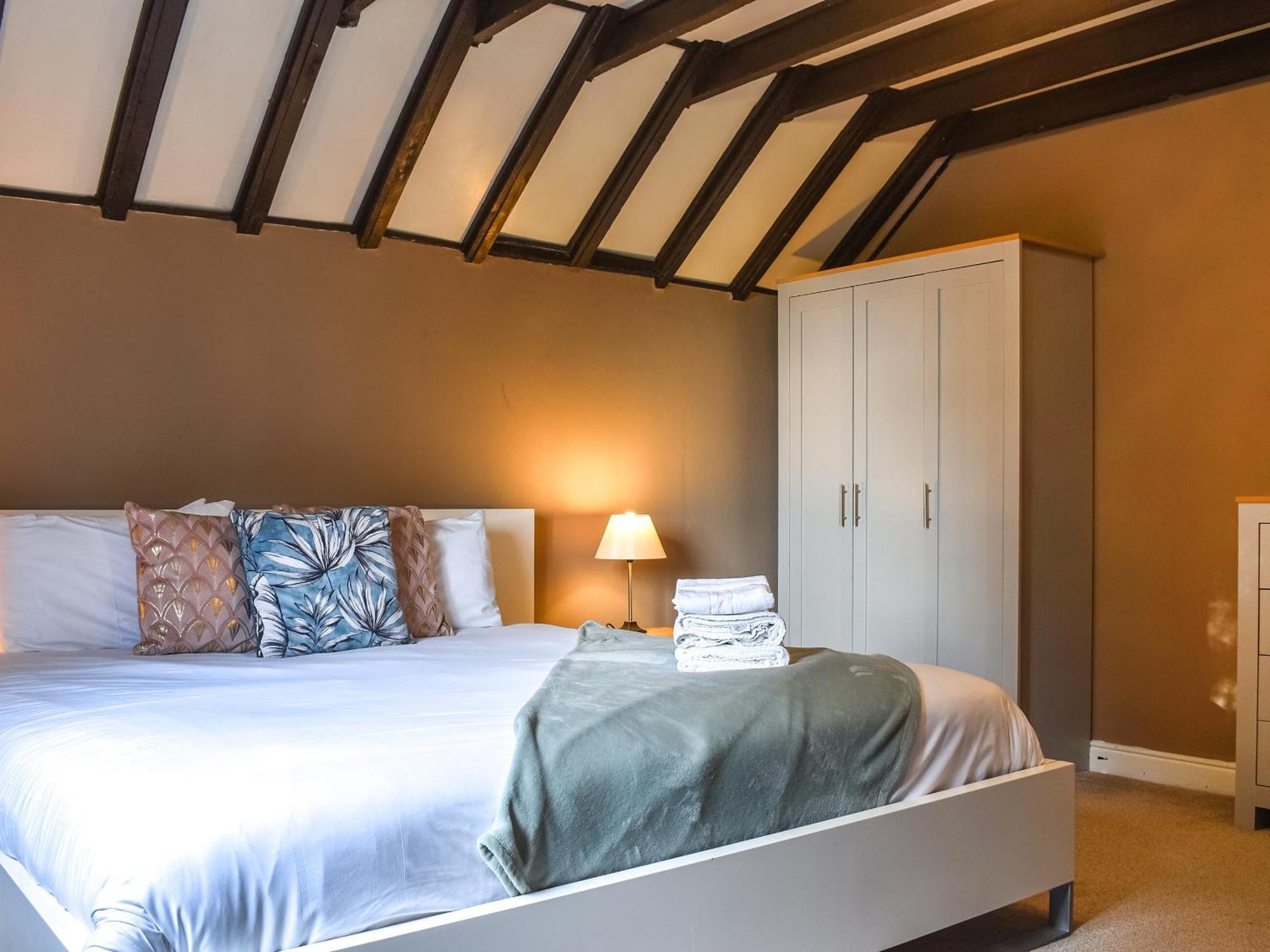Holiday home Larpool Mews *